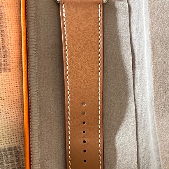 Apple Watch Hermes Edition Leather Watch Band Gold 45mm - Picture 6 of 9